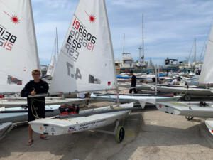 El melillense Miguel Dueñas encabeza la clase Láser Radial