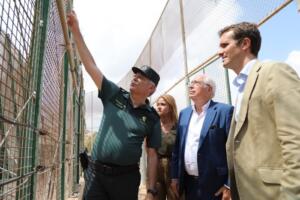 El dirigente popular también recorrió la valla de Melilla