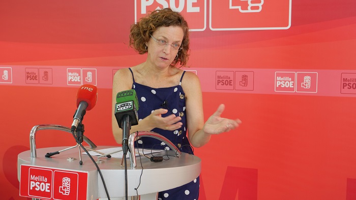 La secretaria general del PSOE local, Gloria Rojas, ayer en rueda de prensa