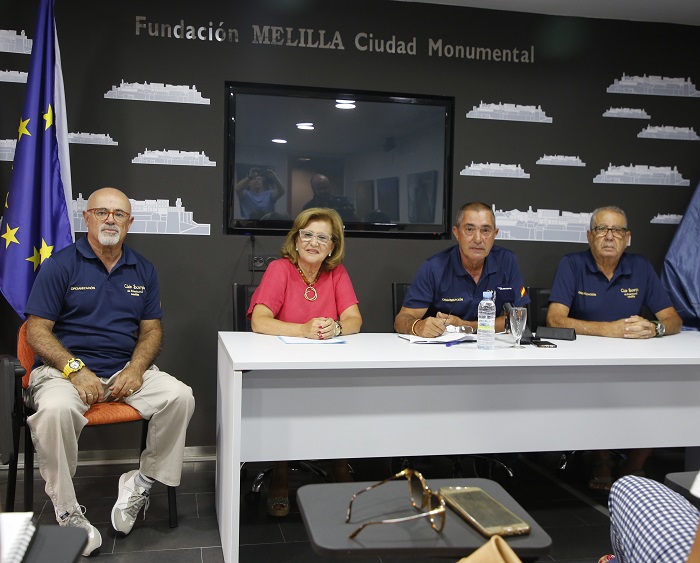 La presidenta de la Fundación Melilla Ciudad Monumental y miembros de la junta directiva del Club Scorpio