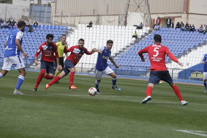 Imagen del encuentro disputado la temporada pasada en el Estadio Álvarez Claro entre la U.D. Melilla y El Ejido