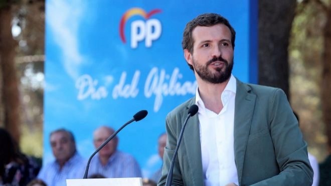El líder del PP, Pablo Casado, en su visita a la valla de Ceuta