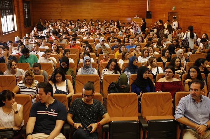 Los estudiantes de los diferentes grados universitarios que estudian en el Campus de Melilla