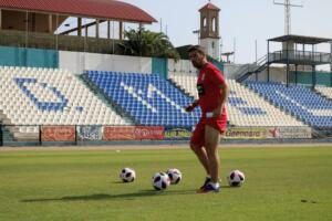 El técnico azulino durante el entrenamiento de ayer