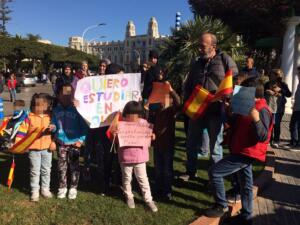 Prodein, en una de las protestas de los niños sin escolarizar