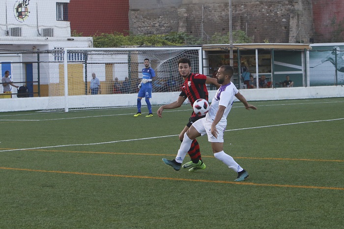 Bilal, jugador del River Melilla, en el encuentro disputado el pasado miércoles ante el Real Jaén