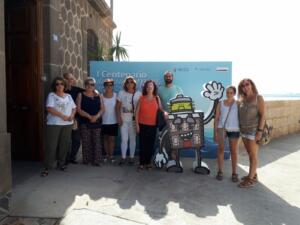 La expedición vecinal encabezada por la presidenta de la A.V. Tesorillo, Juana Mira