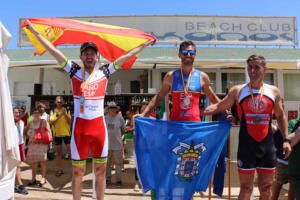 Luismi Ruiz es el campeón de triatlón de los Juegos de Policías y Bomberos