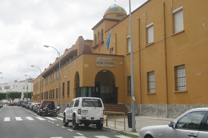 Fachada del Colegio Reyes Católicos