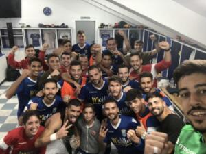 Selfie de los futbolistas melillenses en el vestuario