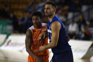 Junior Robinson a punto estuvo de amargarle la tarde al decano