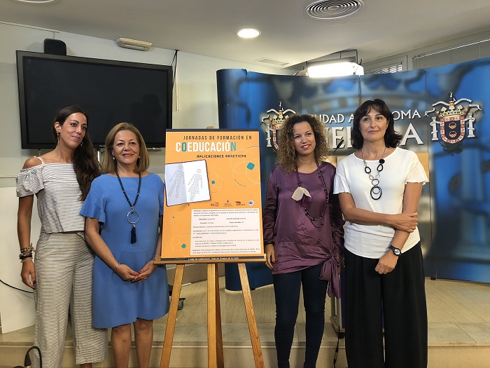 Alicia Benarroch junto a la viceconsejera de la Mujer, Isabel Moreno e Inmaculada Ortells de SATE-STEs