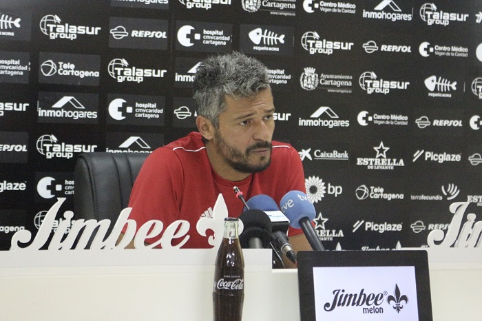 Gustavo Munúa, entrenador del F.C. Cartagena