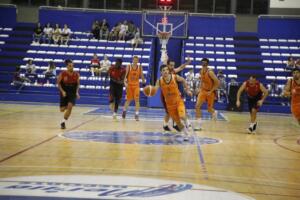 Los de Javi Nieto ganaron al C.B. Martos en la jornada inaugural