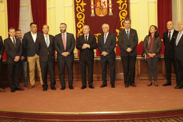 El presidente de la Ciudad recibió ayer al equipo directivo del Real Madrid con su presidente, Florentino Pérez y también al director de Relaciones Institucionales, Emilio Butragueño