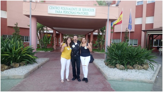 En la foto: Mariví Romero y Ana Morales, las dos delegadas de CSIF junto a Oscar Presidente de AGE CSIF Melilla
