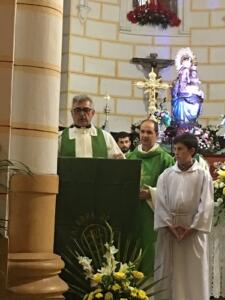 Momento del juramento del nuevo vicario