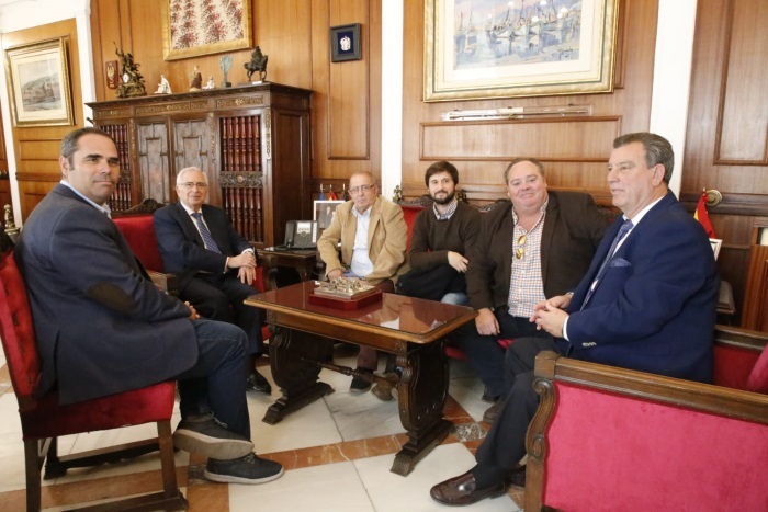 Imagen de la reunión que tuvo lugar ayer en el despacho oficial del presidente de la Ciudad