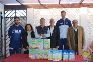 El Melilla Baloncesto hizo entrega de un lote de botes de leche para bebés