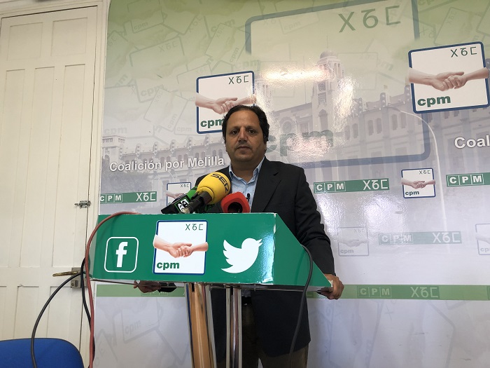 El diputado de Coalición por Melilla (CpM), Hassan Mohatar, ayer en rueda de prensa