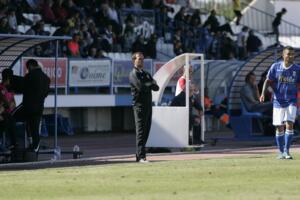 El entrenador del Almería B lamentó los errores defensivos de su equipo, además de desaprovechar cuatro claras ocasiones de gol
