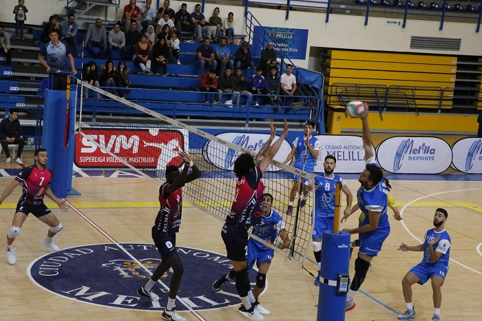 Imagen del encuentro del pasado sábado, entre el Club Voleibol Melilla y el Urbia Voley Palma