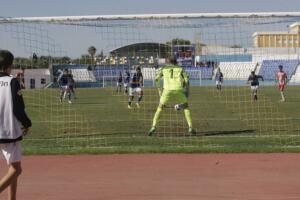Yacine Qasmi, pichichi de la U.D. Melilla, marcó el pasado domingo su sexto gol del campeonato, desde el punto de penalti