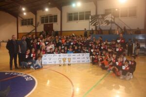 Foto de familia de los equipos participantes del torneo organizado por el C.D. CEIP Real