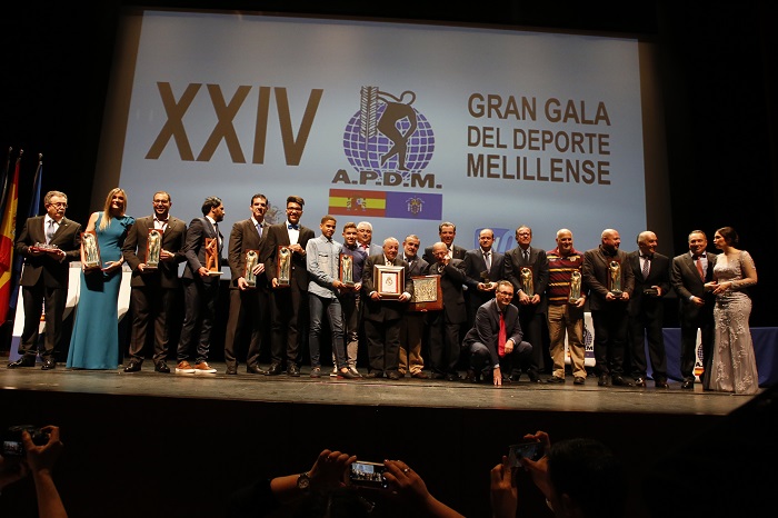 Foto de familia de los premiados de la pasada edición de la Gran Gala del Deporte, celebrada en el Teatro Kursaal-Fernando Arrabal