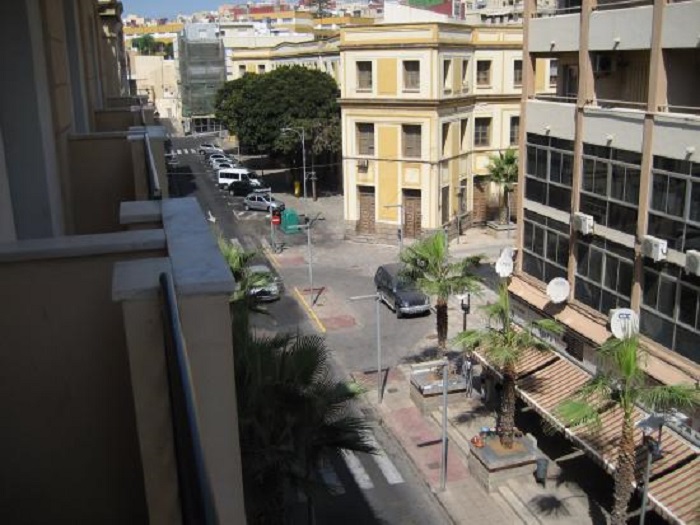 Calle Pablo Vallesca, vista desde el Hotel Rusadir