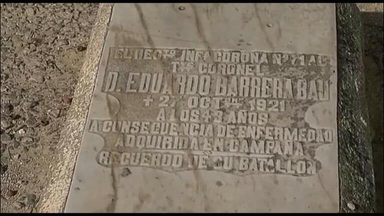 El Teniente Coronel Barrera Bau se encuentra enterrado en el cementerio de la Purísima Concepción de Melilla, en la parcela 11, fila 1, nº 7, a la sombra de un gran eucalipto