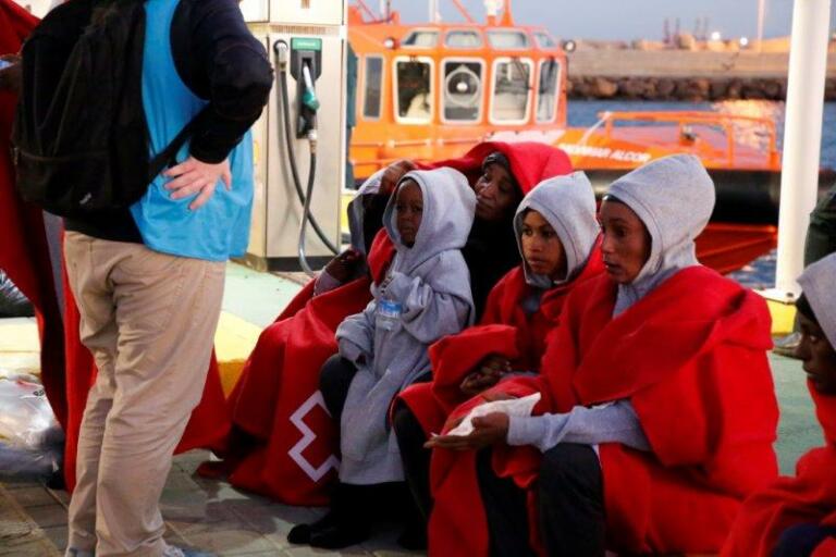 Salvamento Marítimo trasladó a Melilla el domingo a 40 mujeres y 10 niños