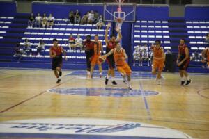Los colegiales se imponían al C.B. Martos en la jornada inaugural por 70-64
