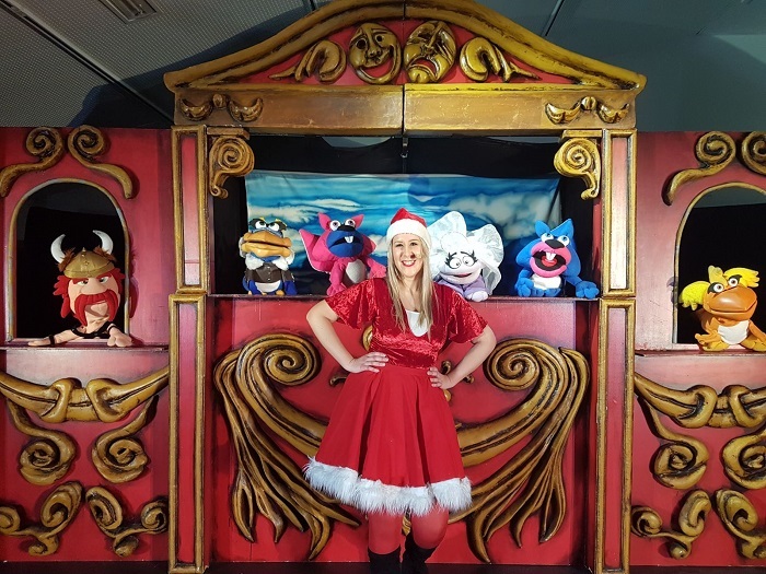 Ayer se llevó a cabo la obra ‘Villancicos y buenos deseos, ¡feliz Navidad!’ de Didactic Animaciones en el Salón de Ensayos del Kursaal con un gran número de pequeños