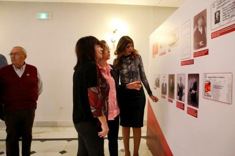El PSOE celebró su centenario con una exposición en el Hotel Melilla Puerto a la que asistieron muchos afiliados