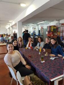 Visita de la profesora Gükan Bakan a la Facultad de Ciencias de la Salud
