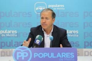 Marín criticó que, frente al modelo del PP, basado en el consenso, el entendimiento y el diálogo, el PSOE solo se ha reunido una vez con los sindicatos educativos
