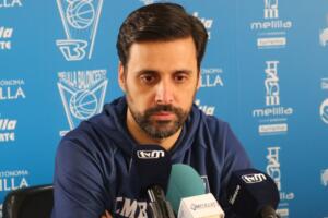 El preparador melillense se mostró “muy contento y satisfecho” por la victoria cosechada por su equipo