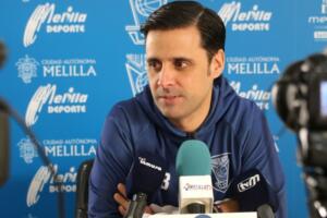 Alejandro Alcoba, ayer durante un momento de su comparecencia de prensa