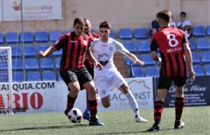 Rachid, capitán del conjunto melillense, en uno de los encuentros disputados a domicilio