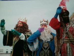 Jorge Hernández Mollar, a la izquierda de la imagen, en el papel de Rey Baltasar