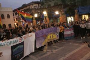 La Plataforma 25N de Melilla se concentró ayer en la plaza Menéndez Pelayo para reclamar al Parlamento Andaluz que no retroceda en políticas de Igualdad