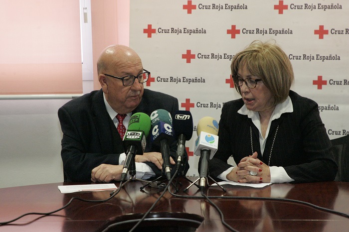 Julio Caro (Cruz Roja) y Ana Rodríguez (AECC)
