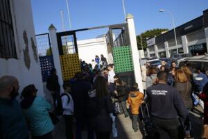Tras las vacaciones de Navidad y la llegada de los Reyes Magos pequeños y mayores volvieron ayer a las clases en todos los centros educativos de Melilla