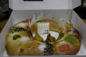 Uno de los roscones de Reyes que se comerán los melillenses mañana