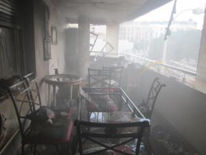 El incendio afectó a parte de la terraza y parte del salón