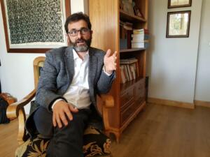 Antonio Zapata ha destacado que "el ordenamiento jurídico no permite tratar a los menores como simples extranjeros: son, precisamente, menores”