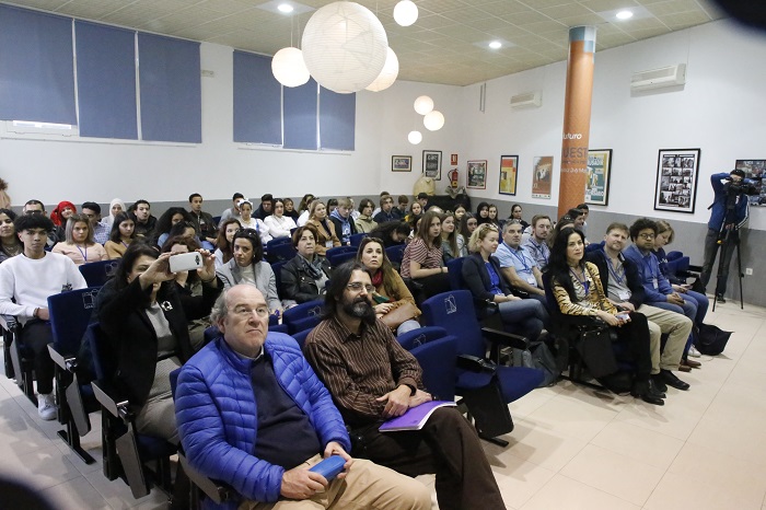 El IES Rusadir dio ayer la bienvenida a los 35 alumnos que participan en el programa Erasmus+