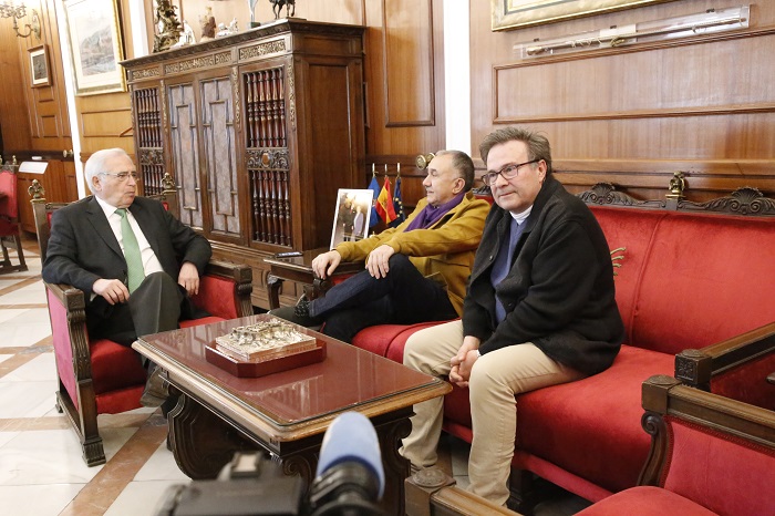 El presidente de la Ciudad con el líder nacional de UGT y el secretario general de UGT en Melilla