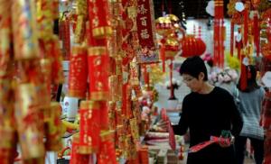 El color rojo en China simboliza la buena suerte, alegría y se utiliza para dispersar malos espíritus